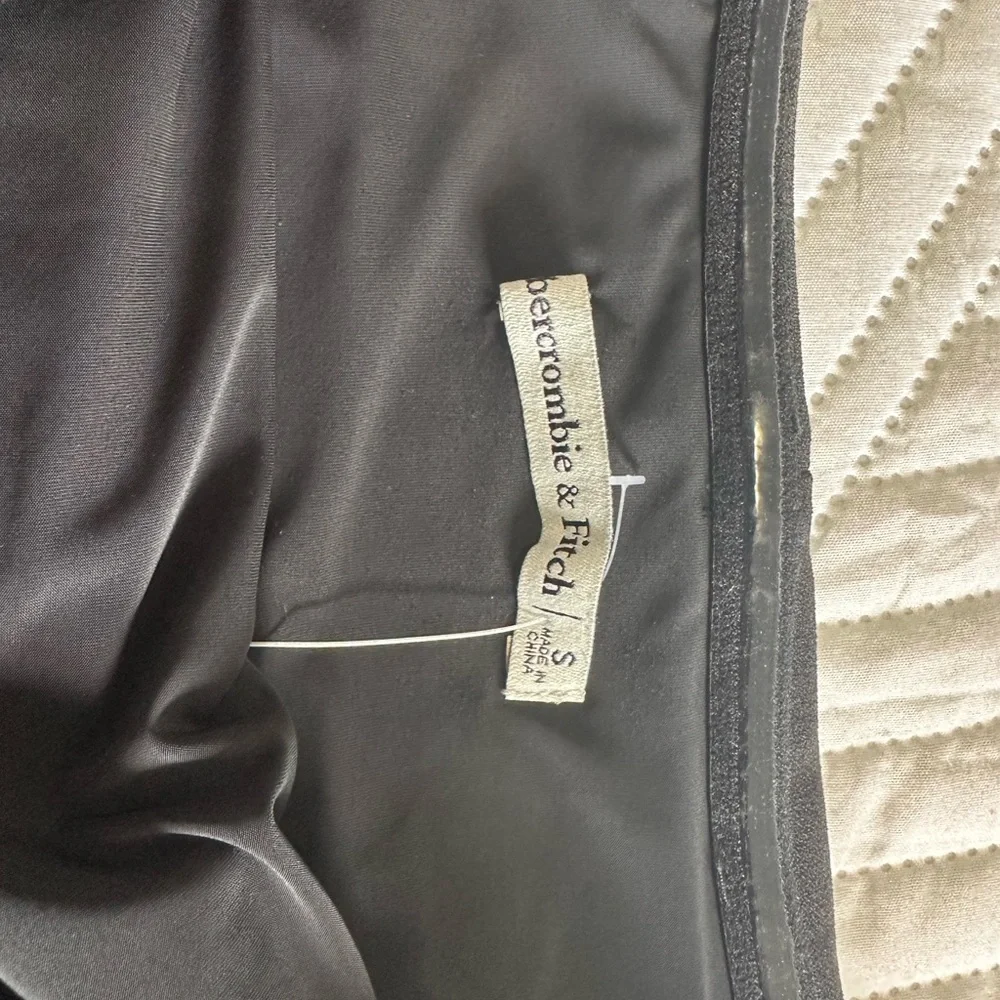 Abercrombie & Fitch Black Top - Picture 2 of 3